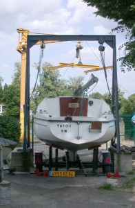 portique avec treuil pour réparation des bateaux