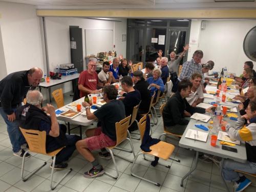 photo 8 diner des e╠Бquipages